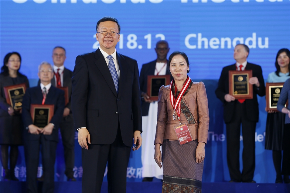 2018年獲得孔子學(xué)院孔子學(xué)院總部“2018年度孔子學(xué)院先進(jìn)個(gè)人”稱號(hào)